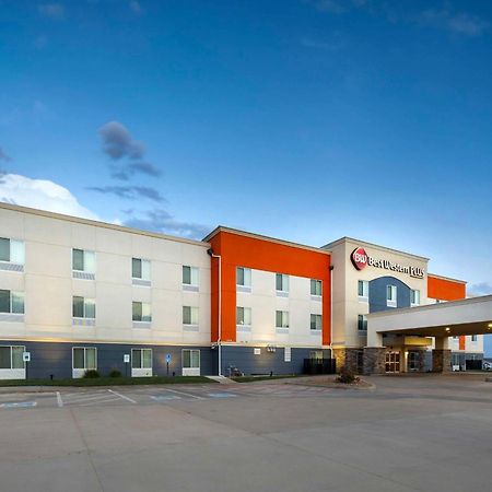 Best Western Plus Pratt Екстериор снимка