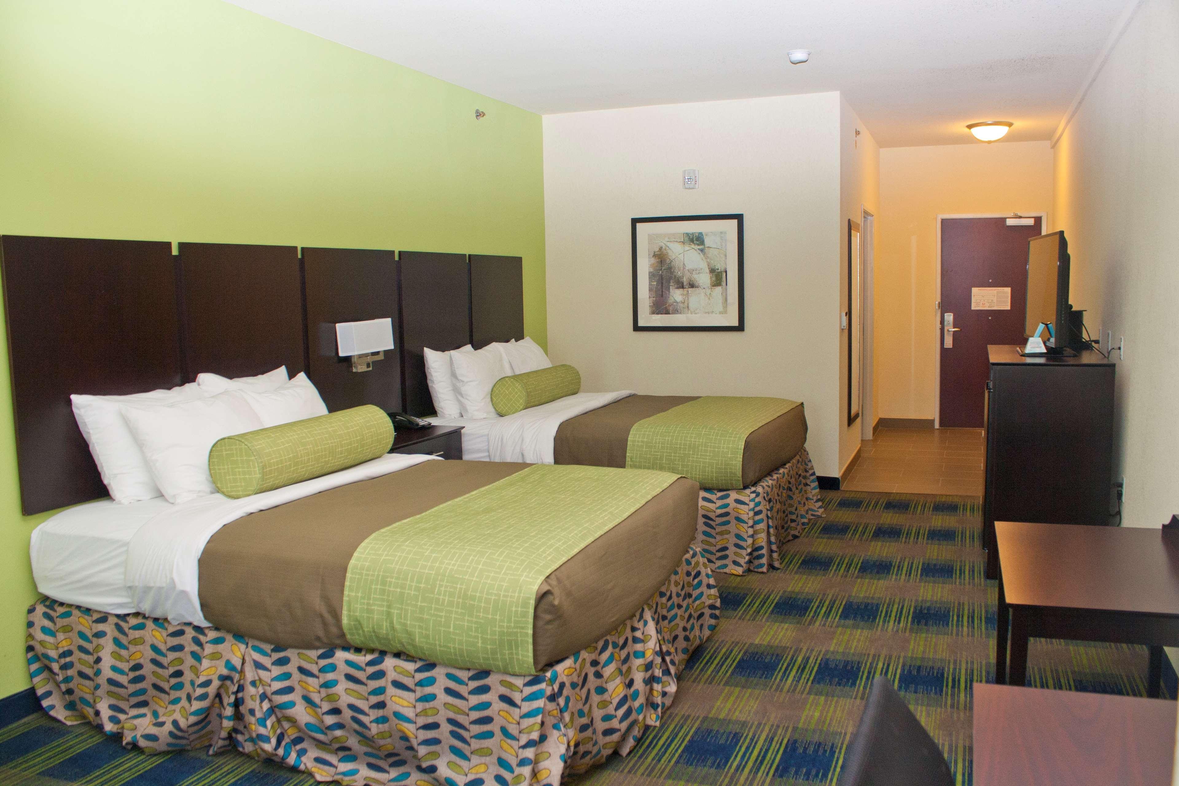 Best Western Plus Pratt Екстериор снимка