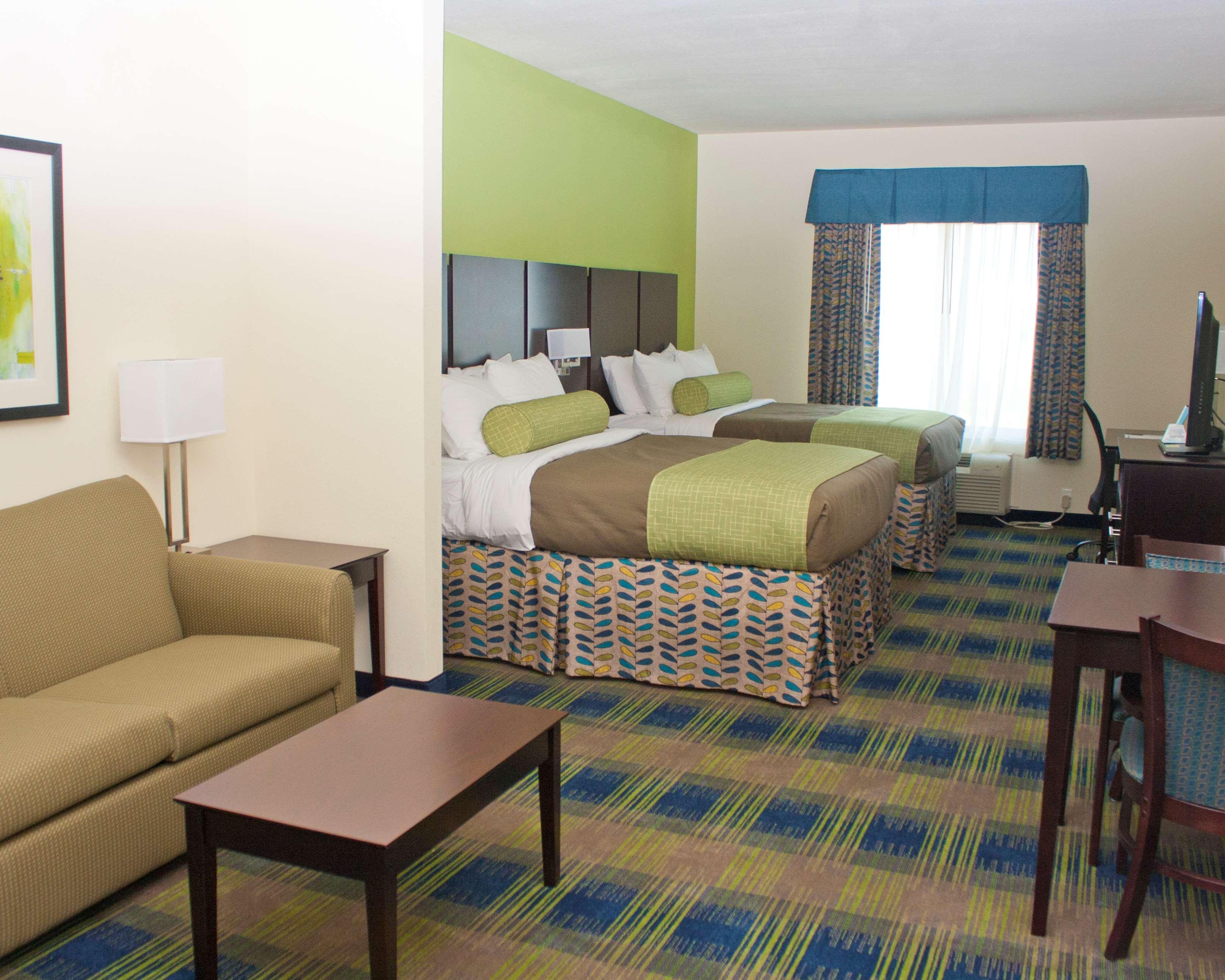 Best Western Plus Pratt Екстериор снимка