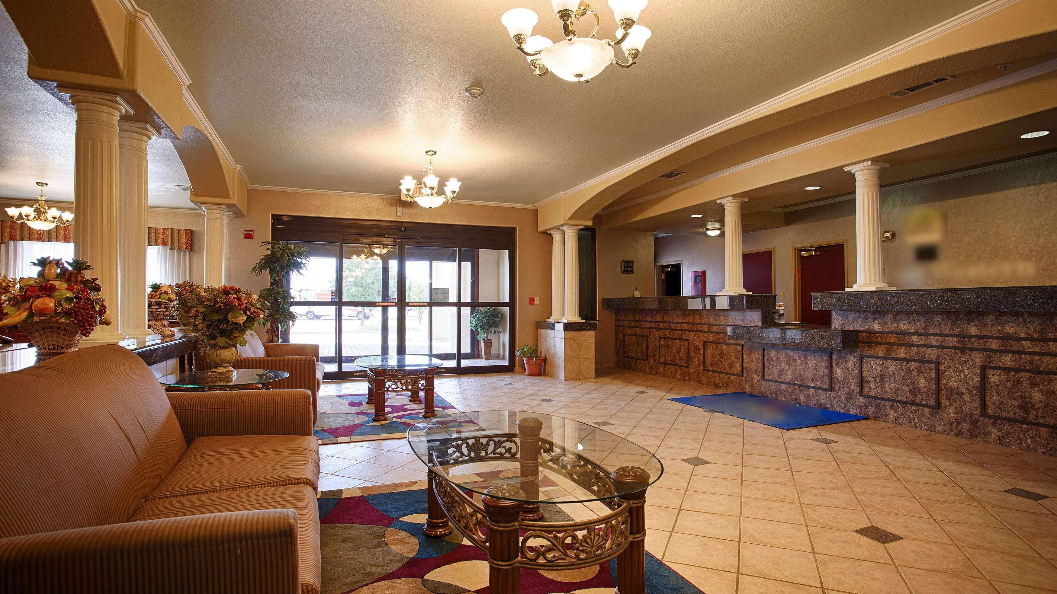 Best Western Plus Pratt Екстериор снимка