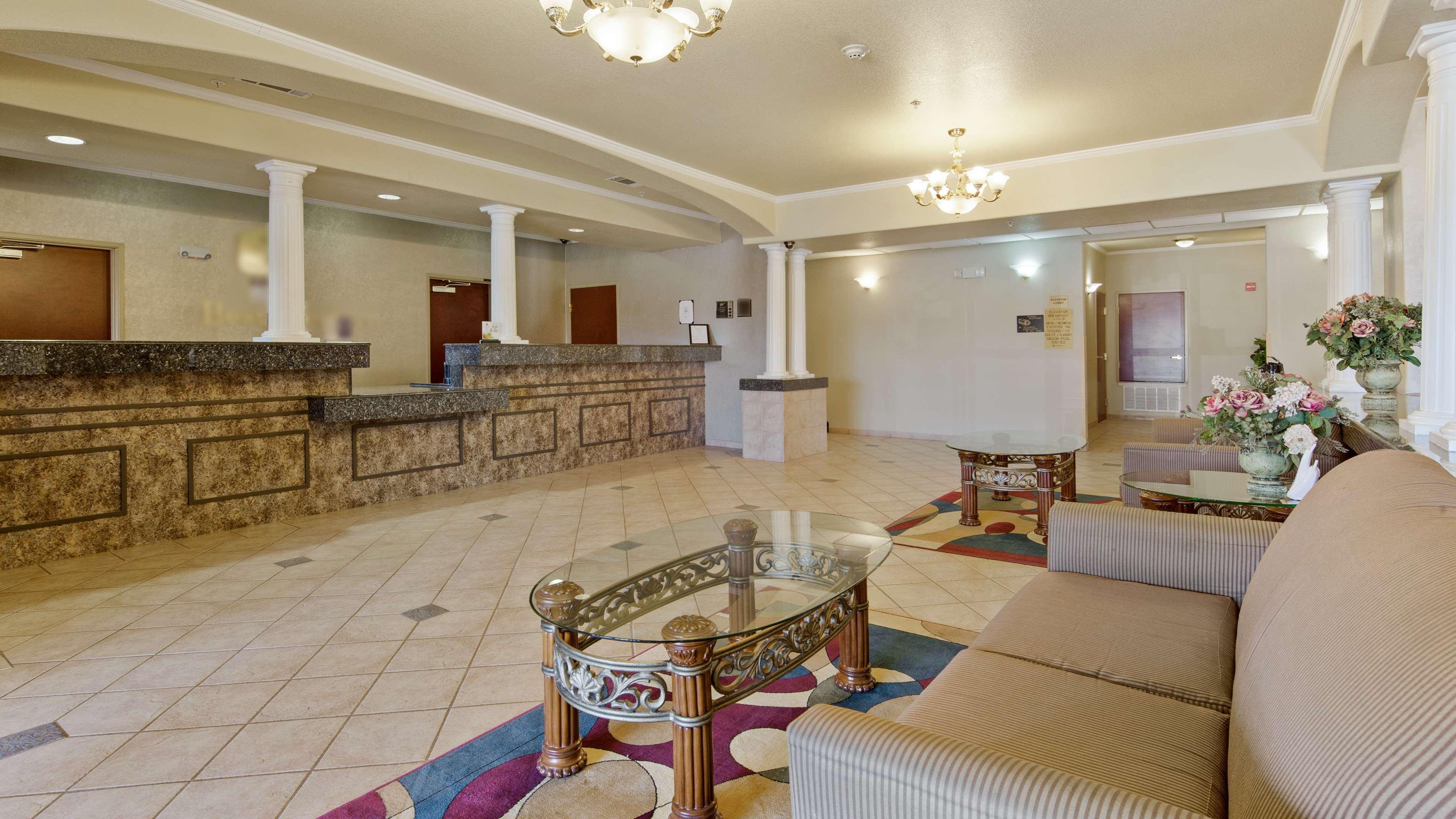Best Western Plus Pratt Екстериор снимка