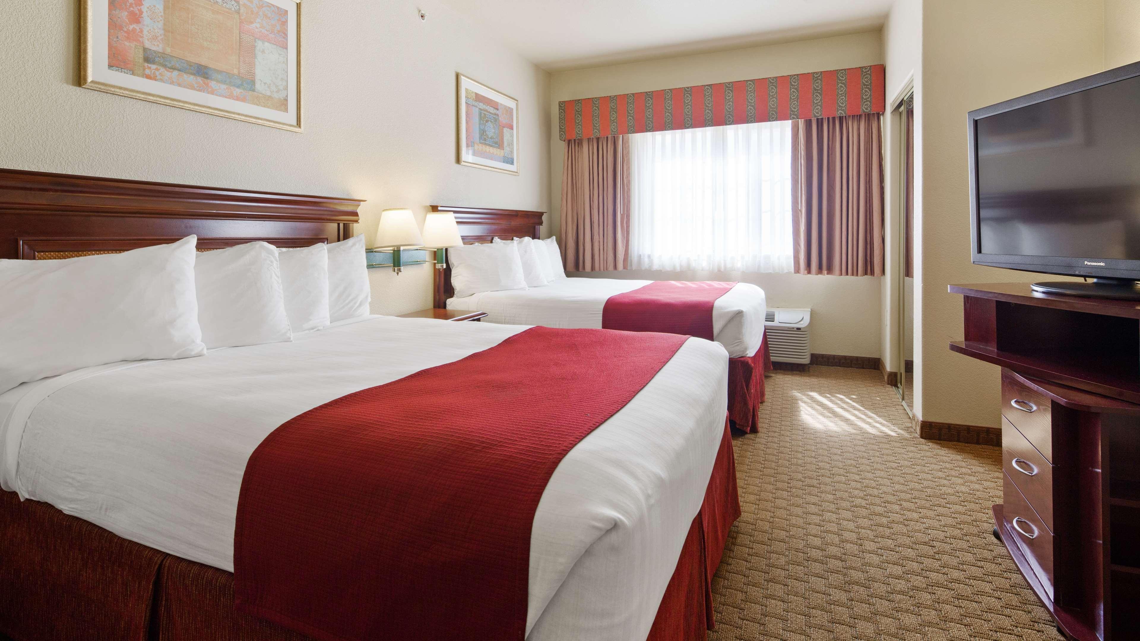Best Western Plus Pratt Екстериор снимка