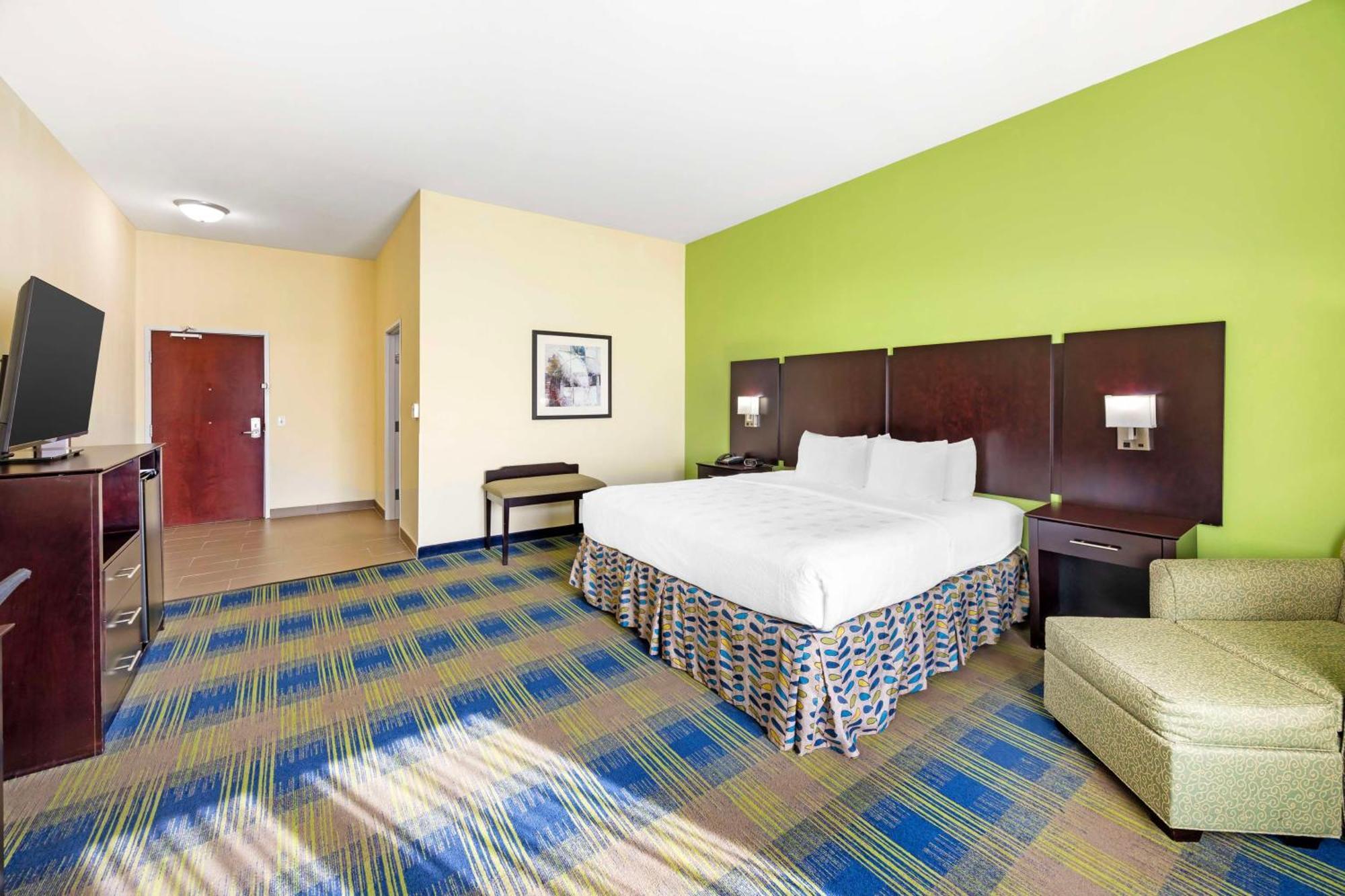 Best Western Plus Pratt Екстериор снимка