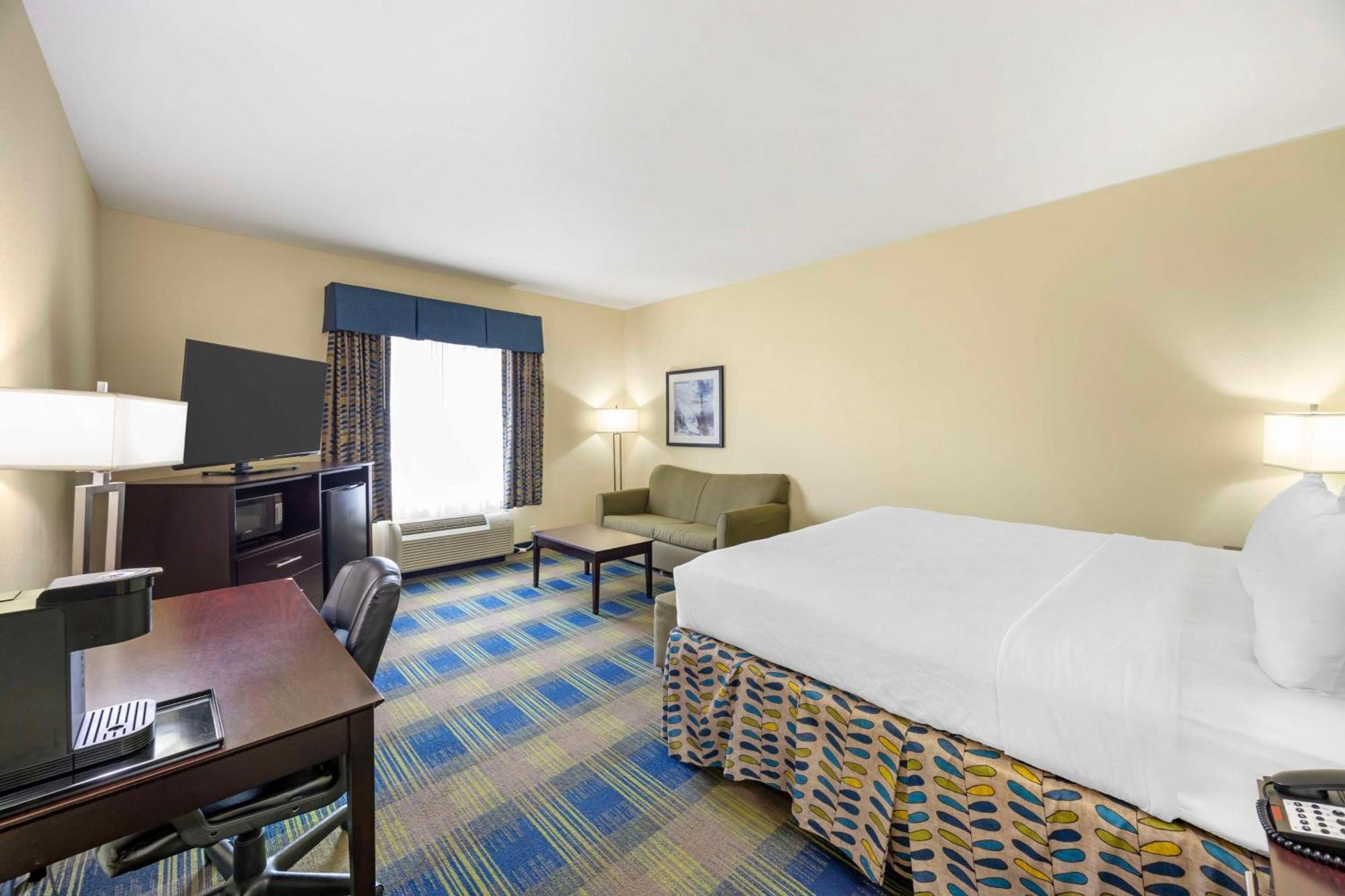 Best Western Plus Pratt Екстериор снимка
