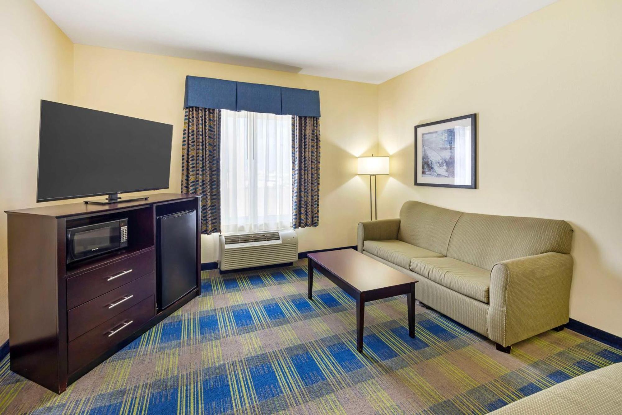 Best Western Plus Pratt Екстериор снимка