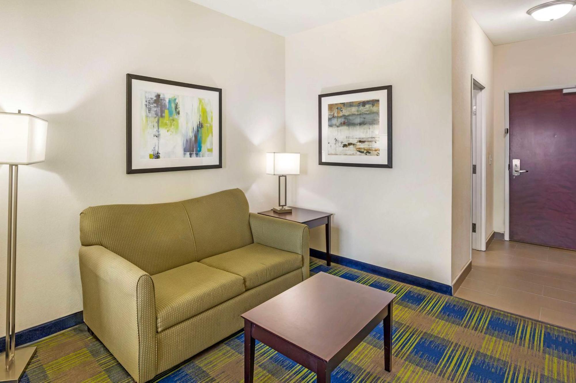 Best Western Plus Pratt Екстериор снимка