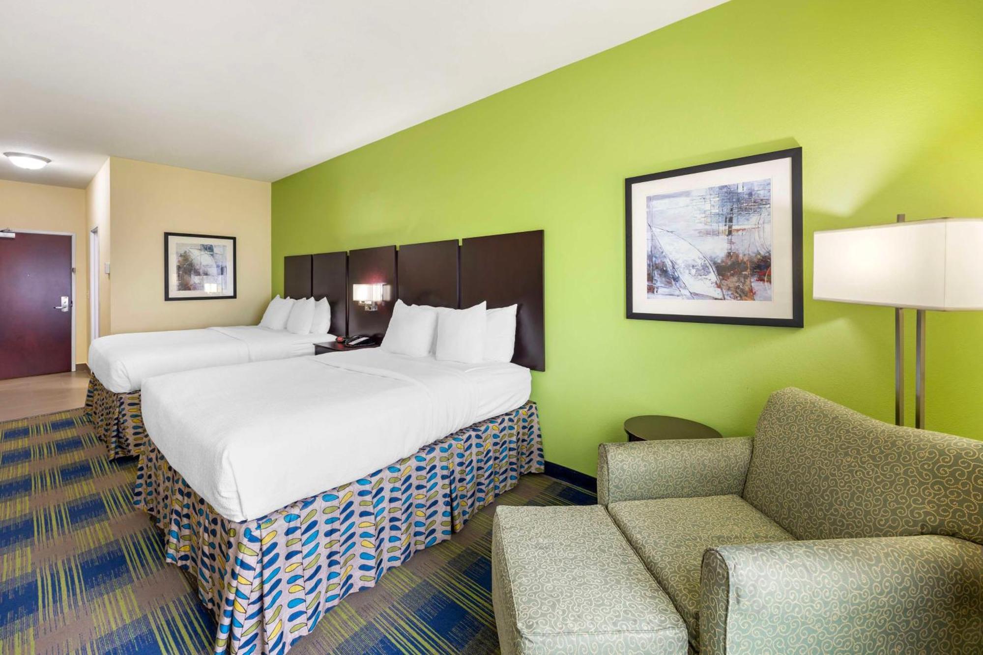 Best Western Plus Pratt Екстериор снимка