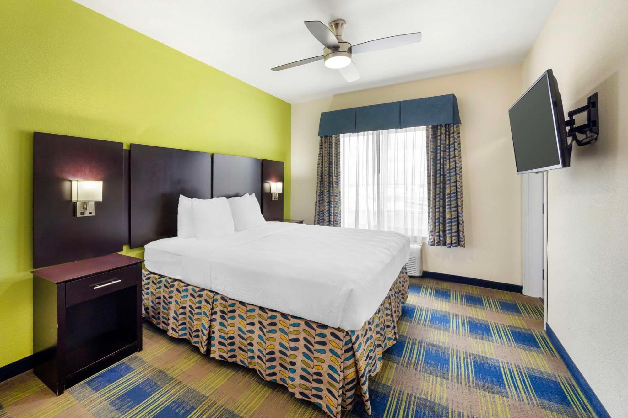 Best Western Plus Pratt Екстериор снимка