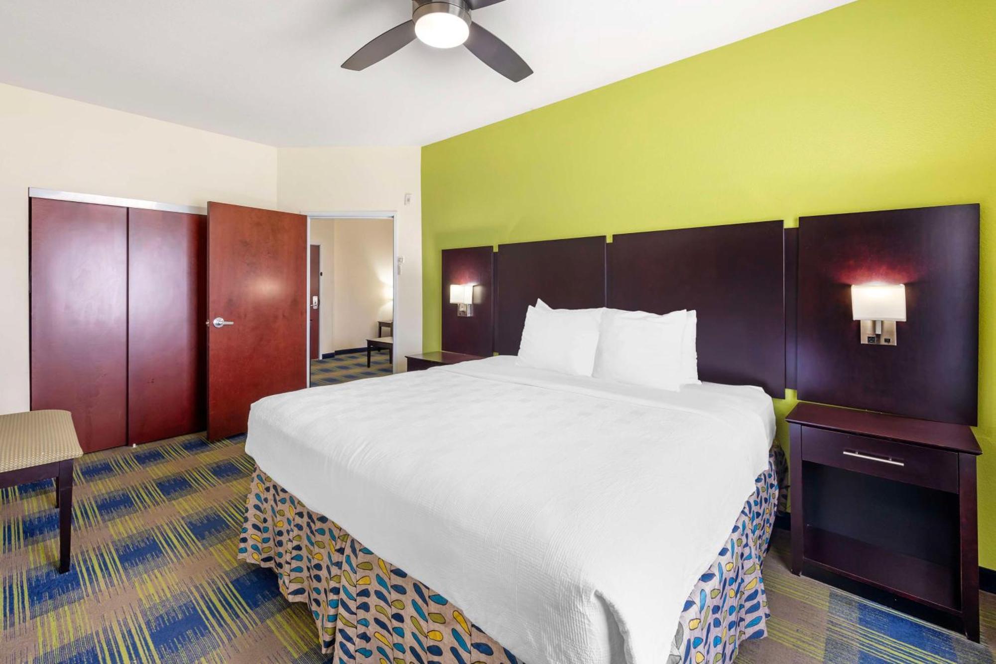 Best Western Plus Pratt Екстериор снимка