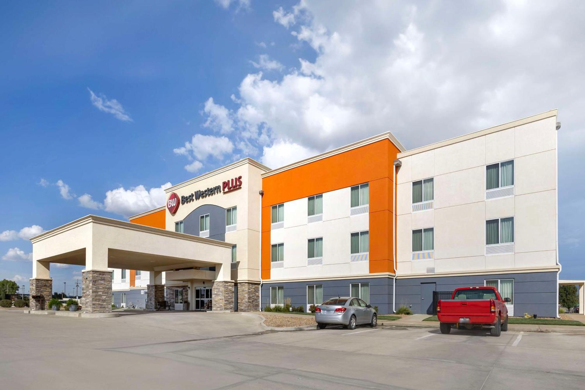 Best Western Plus Pratt Екстериор снимка