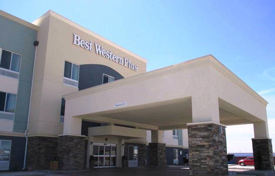 Best Western Plus Pratt Екстериор снимка