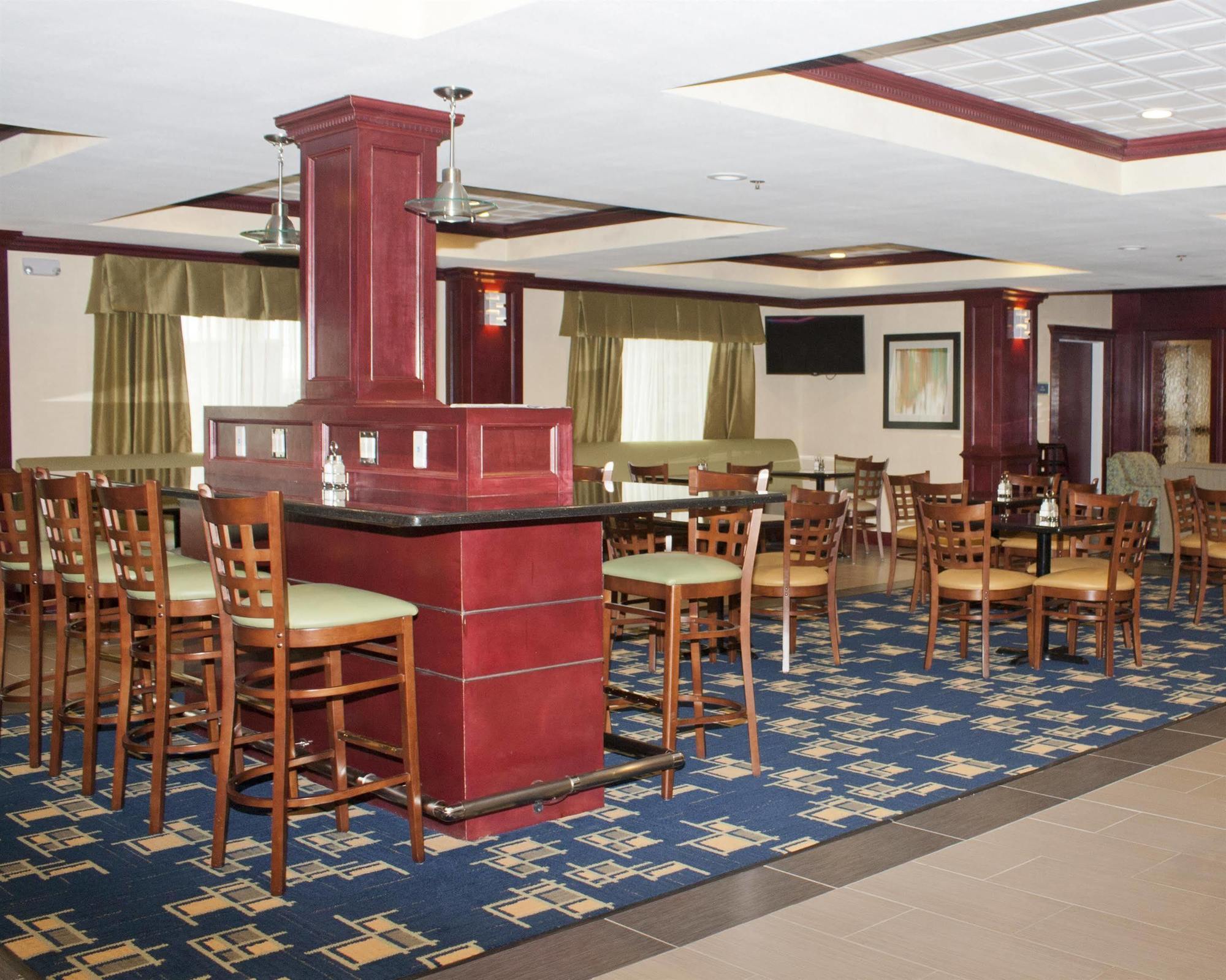 Best Western Plus Pratt Екстериор снимка